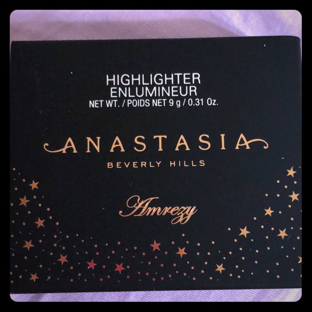 Anastasia Highlighter Amrezy